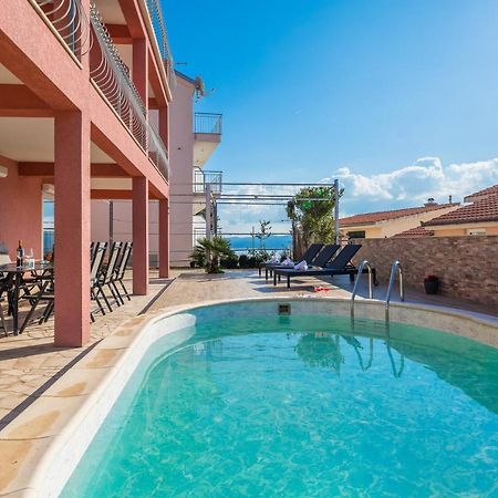 Solaris Holiday Home - Private Pool Stanici Екстериор снимка