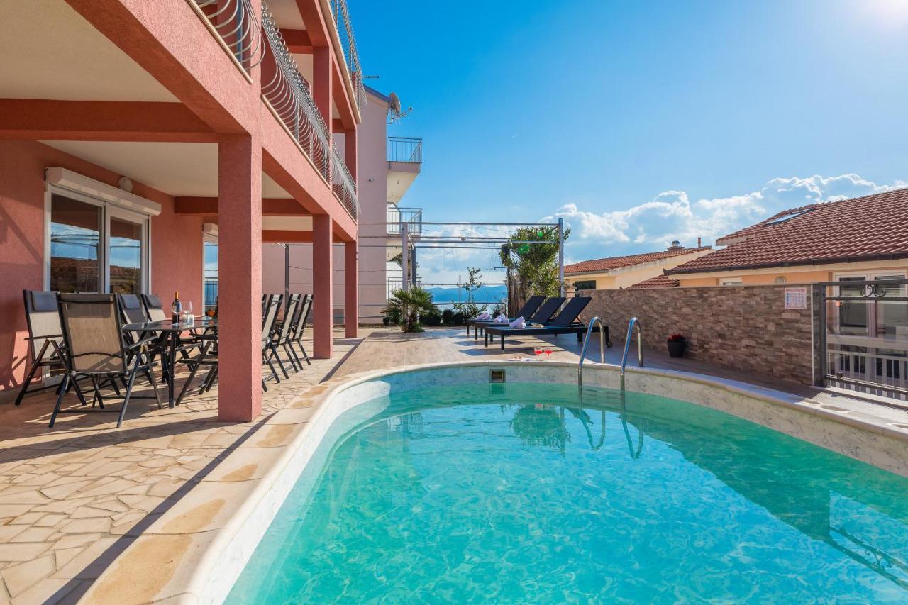 Solaris Holiday Home - Private Pool Stanici Екстериор снимка
