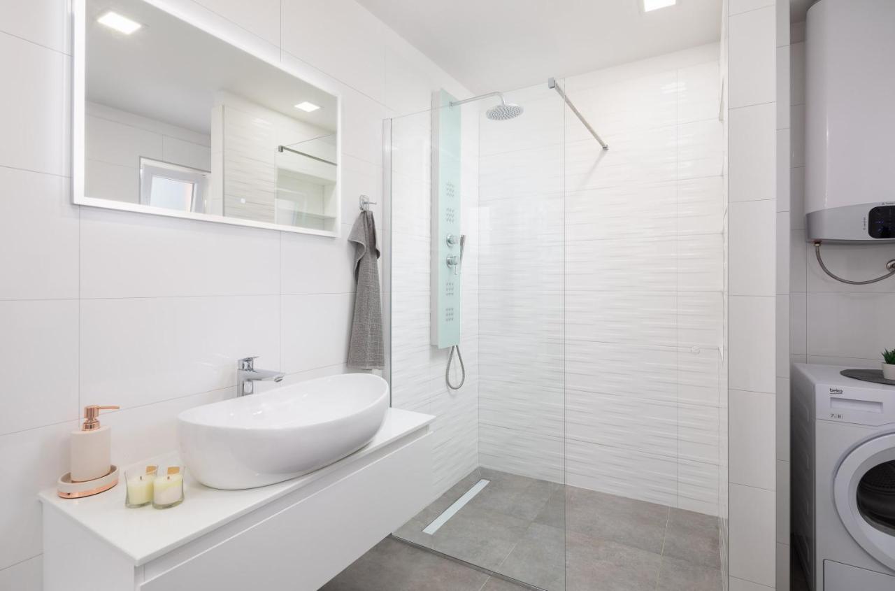 Solaris Holiday Home - Private Pool Stanici Екстериор снимка