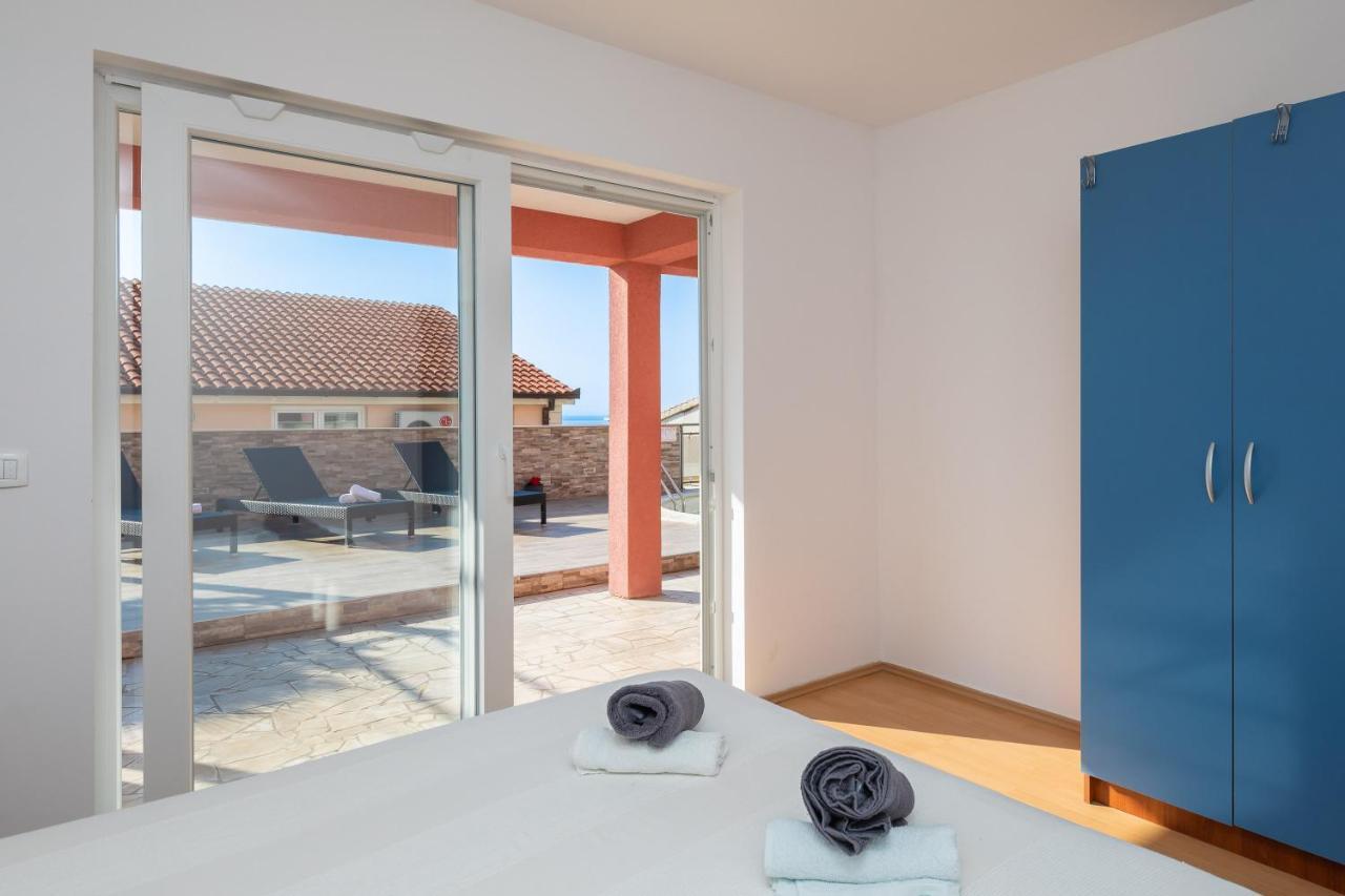 Solaris Holiday Home - Private Pool Stanici Екстериор снимка